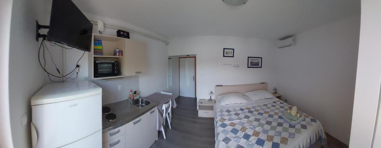 Gvacic House Appartement Supetarska Draga Buitenkant foto